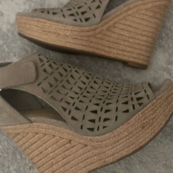 MARC FISHER Suede Espadrille Sandals - Picture 3 of 3